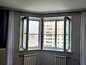 Москитные сетки в Астане на эркерном окне Москитные сетки в Астане на эркерном окне